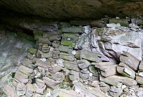 Lumiang Burial Caves