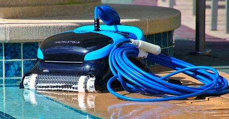 Choosing The Right Type Of Automatic Pool Cleaner For Your Swimming Pool Maintenance