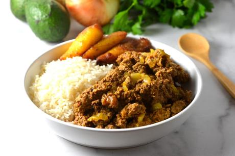 Bistec Encebollado (Puerto Rican Steak and Onions)