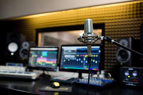 How To Choose The Right Items For Your Recording Studio