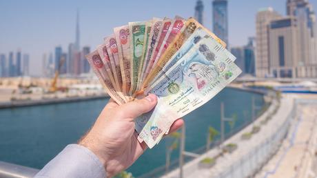 How To Transfer Money To Dubai When Relocating To The Middle East