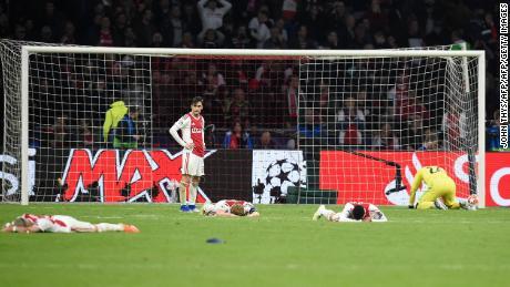 Edwin Van der Sar: ‘Extremely harsh’ if Liverpool isn’t awarded title