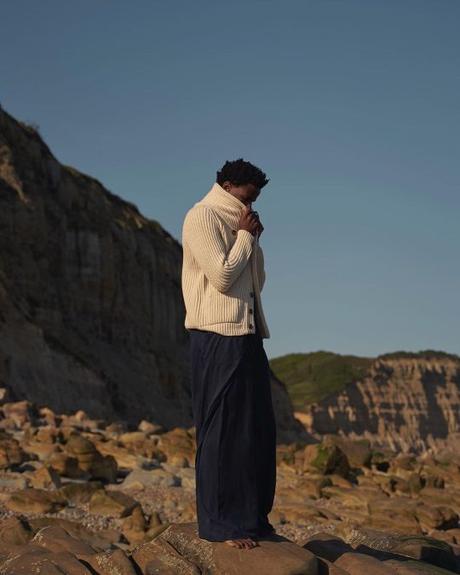 Sometimes Distractions are Good Sometimes Distractions are Good