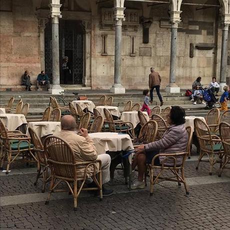 Sometimes Distractions are Good Sometimes Distractions are Good