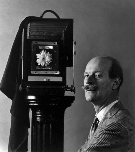 Sometimes Distractions are Good Sometimes Distractions are Good