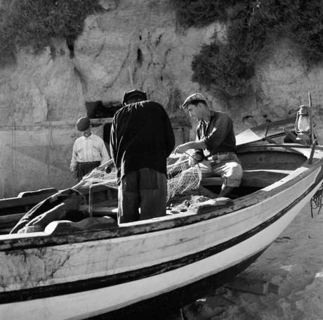 Sometimes Distractions are Good Sometimes Distractions are Good