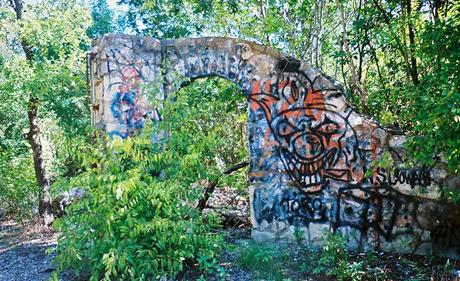 10 Spookiest Haunted Places in America Where You Can Go Ghost Hunting