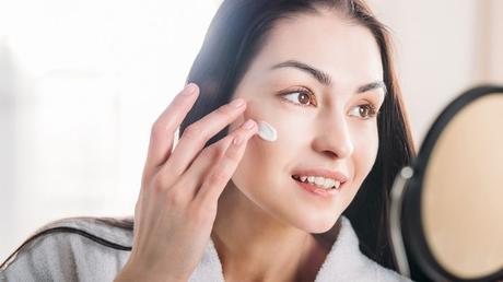 4 Reasons To Maintain A Skin Care Routine