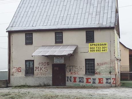Śmieszne Historie o Piłce Nożnej w Polsce: Introducing Bruk-Bet Termalica Nieciecza, Europe’s Smallest Ever Top Flight Football Club Śmieszne Historie o Piłce Nożnej w Polsce: Introducing Bruk-Bet Termalica Nieciecza, Europe’s Smallest Ever Top Flight Football Club