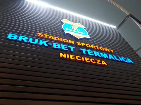 Śmieszne Historie o Piłce Nożnej w Polsce: Introducing Bruk-Bet Termalica Nieciecza, Europe’s Smallest Ever Top Flight Football Club Śmieszne Historie o Piłce Nożnej w Polsce: Introducing Bruk-Bet Termalica Nieciecza, Europe's Smallest Ever Top Flight Football Club