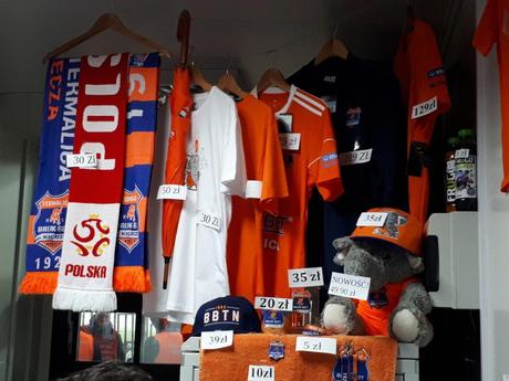 Śmieszne Historie o Piłce Nożnej w Polsce: Introducing Bruk-Bet Termalica Nieciecza, Europe’s Smallest Ever Top Flight Football Club Śmieszne Historie o Piłce Nożnej w Polsce: Introducing Bruk-Bet Termalica Nieciecza, Europe’s Smallest Ever Top Flight Football Club