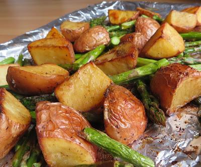 Balsamic Roasted New Potatoes & Asparagus