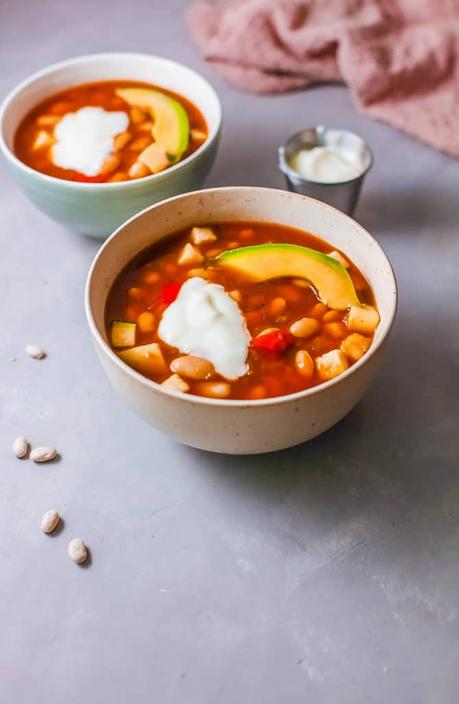 Slow Cooker Vegan White Bean Soup
