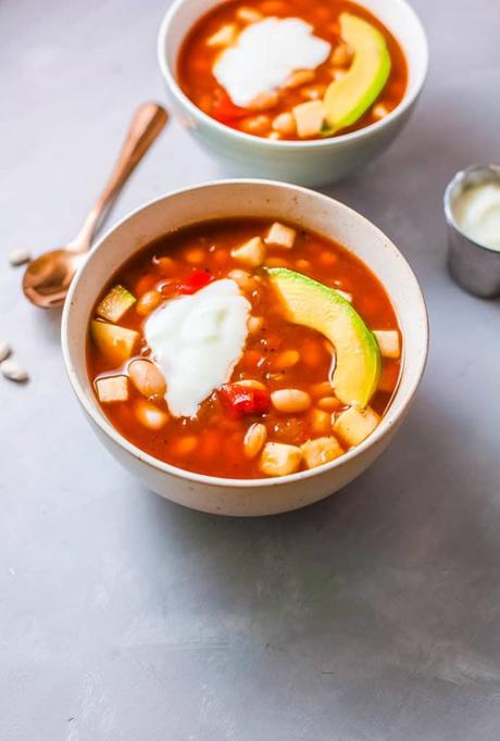 Slow Cooker Vegan White Bean Soup