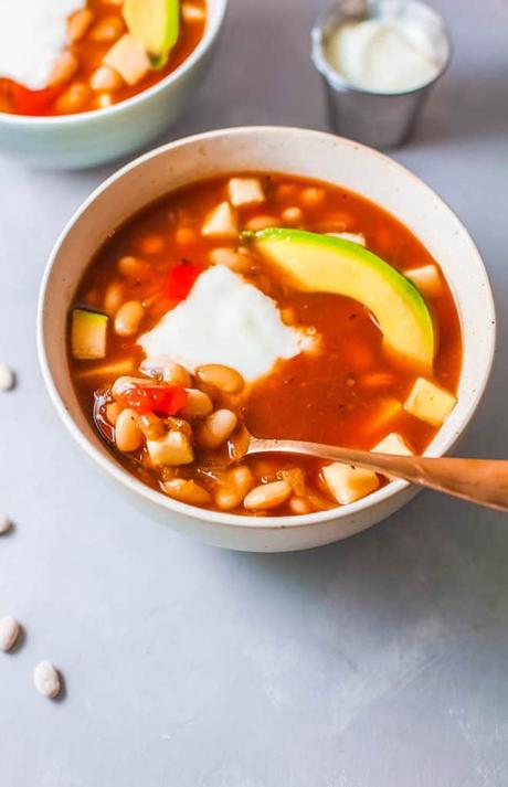 Slow Cooker Vegan White Bean Soup