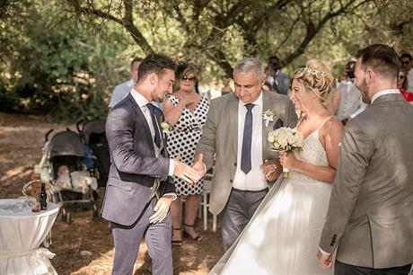 romantic-summer-wedding-wonderful-olive-grove-kefalonia-island_15