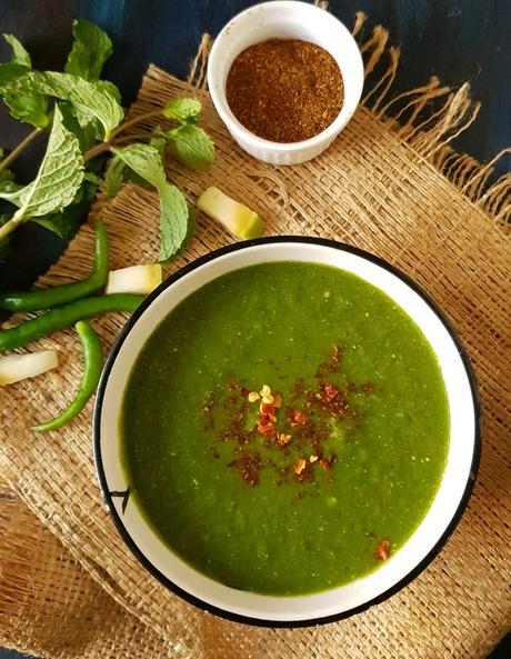 Raw Mango Mint Chutney Recipe, How To Make Kairi Pudina Chutney