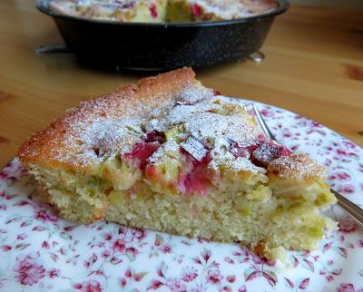 Quick & Easy Rhubarb Cake