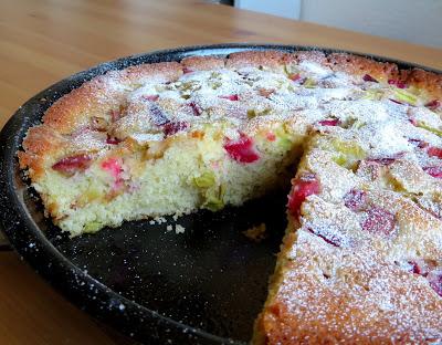 Quick & Easy Rhubarb Cake