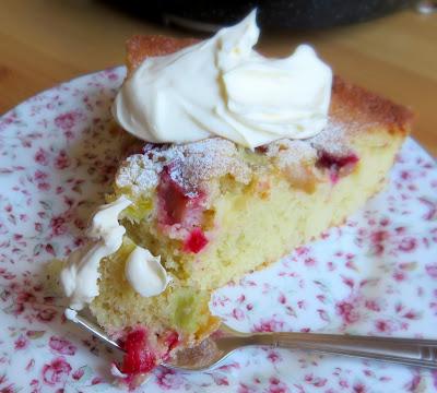 Quick & Easy Rhubarb Cake