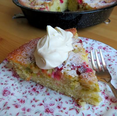 Quick & Easy Rhubarb Cake