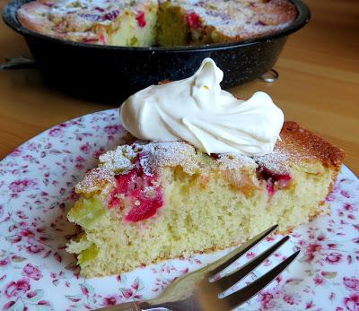 Quick & Easy Rhubarb Cake