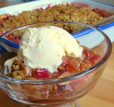 Strawberry & Rhubarb Crisp