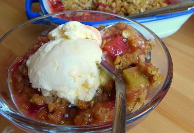 Strawberry & Rhubarb Crisp