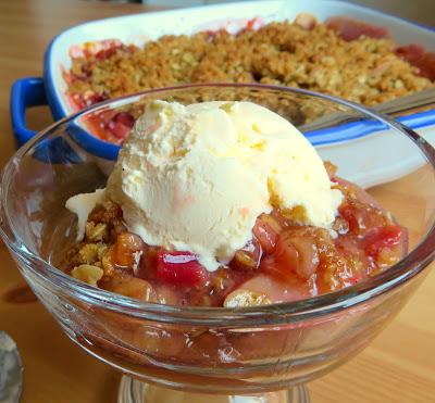 Strawberry & Rhubarb Crisp