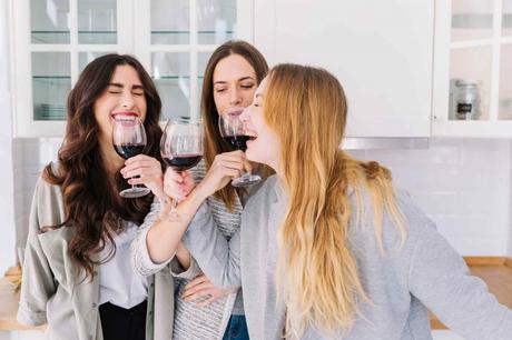 5 Amazing Benefits of Wine in Your Beauty Regime