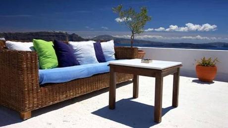 Awesome Idea to Decorate Your Tiny Terrace This Year!