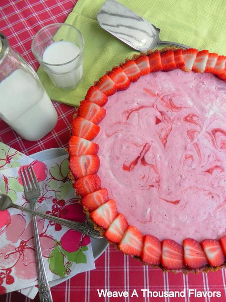 Summer Strawberry Cheesecake Pie, No-Bake & Eggless-05