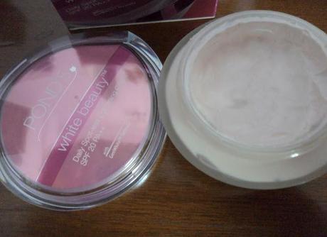 Ponds White Beauty Daily Spot-less Lightening Day Cream with SPF 20