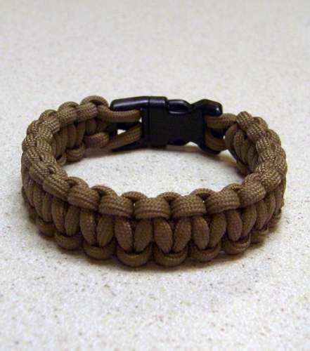 Paracord bracelet with a side release buckle