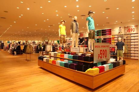 Uniqlo Philippines at the SM Mall of Asia: The Experience - Paperblog