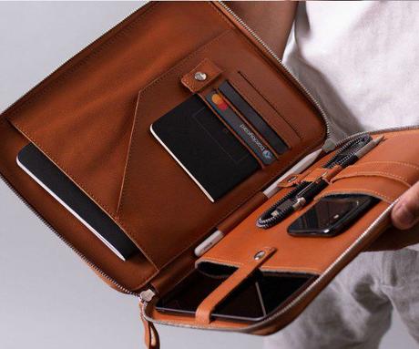 Perfect plane-friendly organiser that oozes elegance