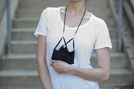 LA LOOP Launches the Original Necklace for Masks