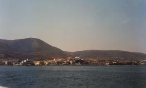 Writers on Location – Dugald Bruce-Lockhart on Paros, Greece