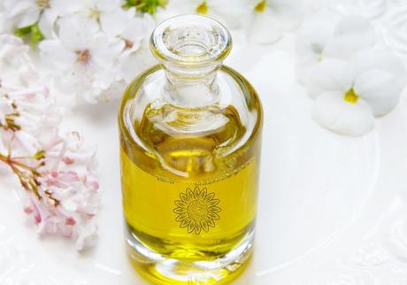 Beauty Benefits of Sunflower Oil for Skin, Health & Hair