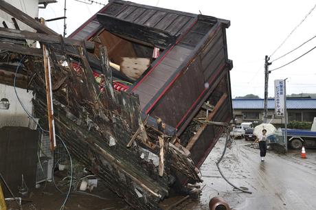 japan:-more-than-30-dead-in-floods-and-landslides