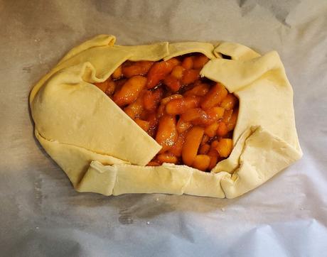 Quick and Easy Peach Galette