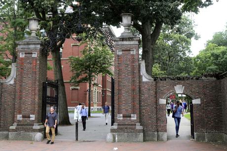 visas-to-foreign-students-at-risk:-harvard-and-mit-counter-sue