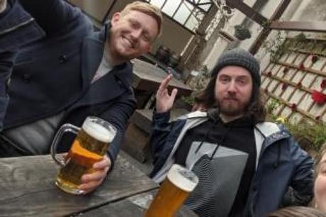 Thousands flock to Neverspoons pub app