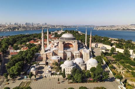 turkey:-hagia-sophia-transformed-into-mosque,-but-will-remain-open-to-visitors