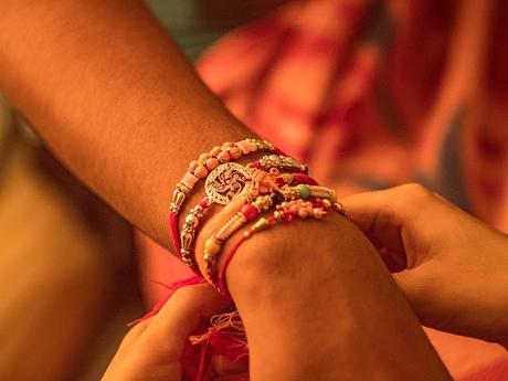 How to Perform the Raksha Bandhan Ritual - Beauty and Lifestyle Mantra