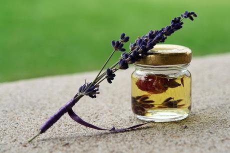 9 Commonly Used Essential Oils in Beauty Products - Uses And Benefits