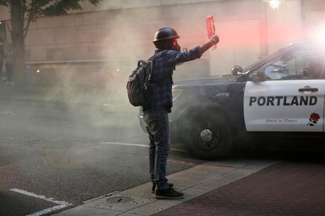 portland:-protesters-arrested-by-agents-in-undercover-vehicles