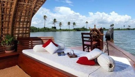 6 Gorgeous Budget Friendly Honeymoon Destinations In India: Places You Must Visit 6 Gorgeous Budget Friendly Honeymoon Destinations In India: Places You Must Visit