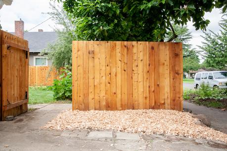 Protecting Our Fence With Clear Waterproof Sealant