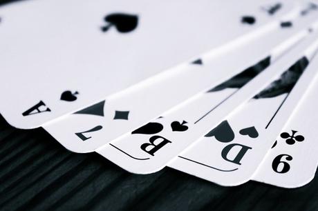 10 Factors to Consider Before Choosing an Online Poker Room